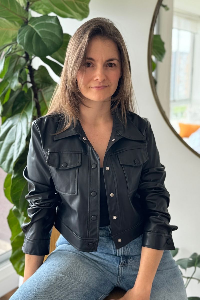 10012 Chaqueta Corta Tipo Cuero