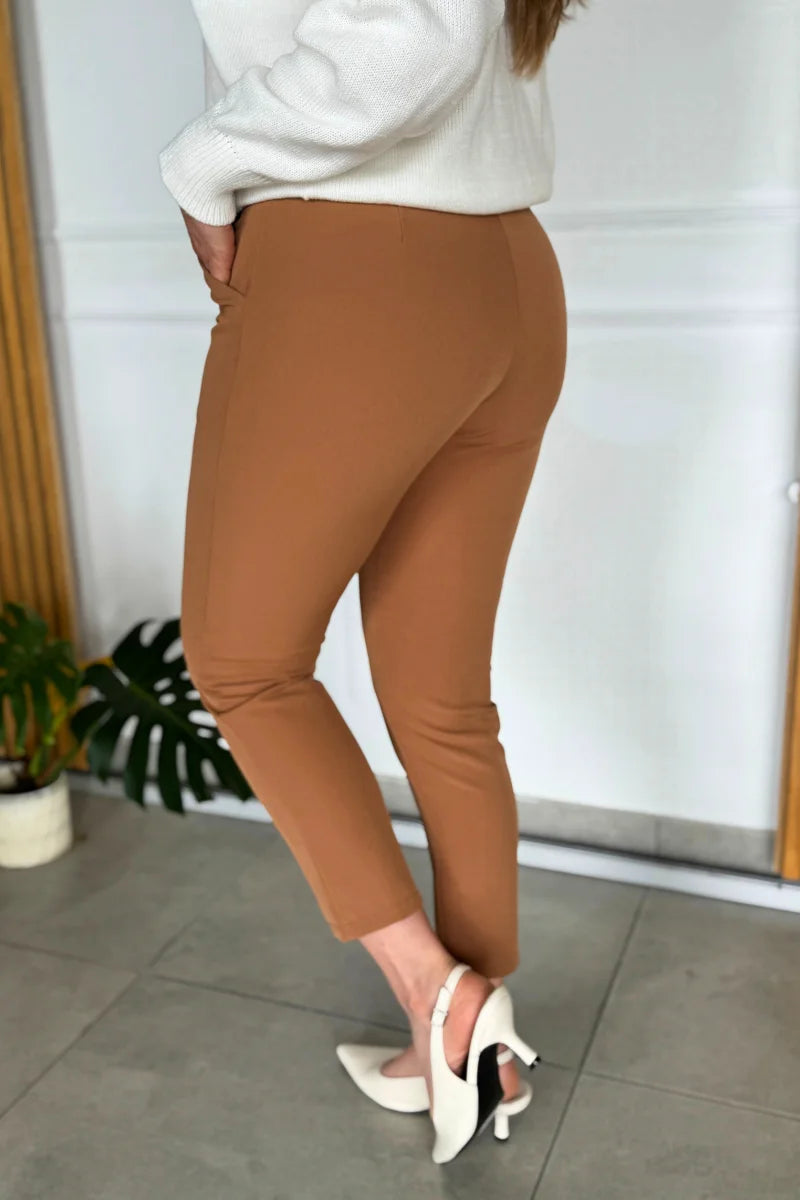 109 Pantalón Mujer Unicolor bota tubo