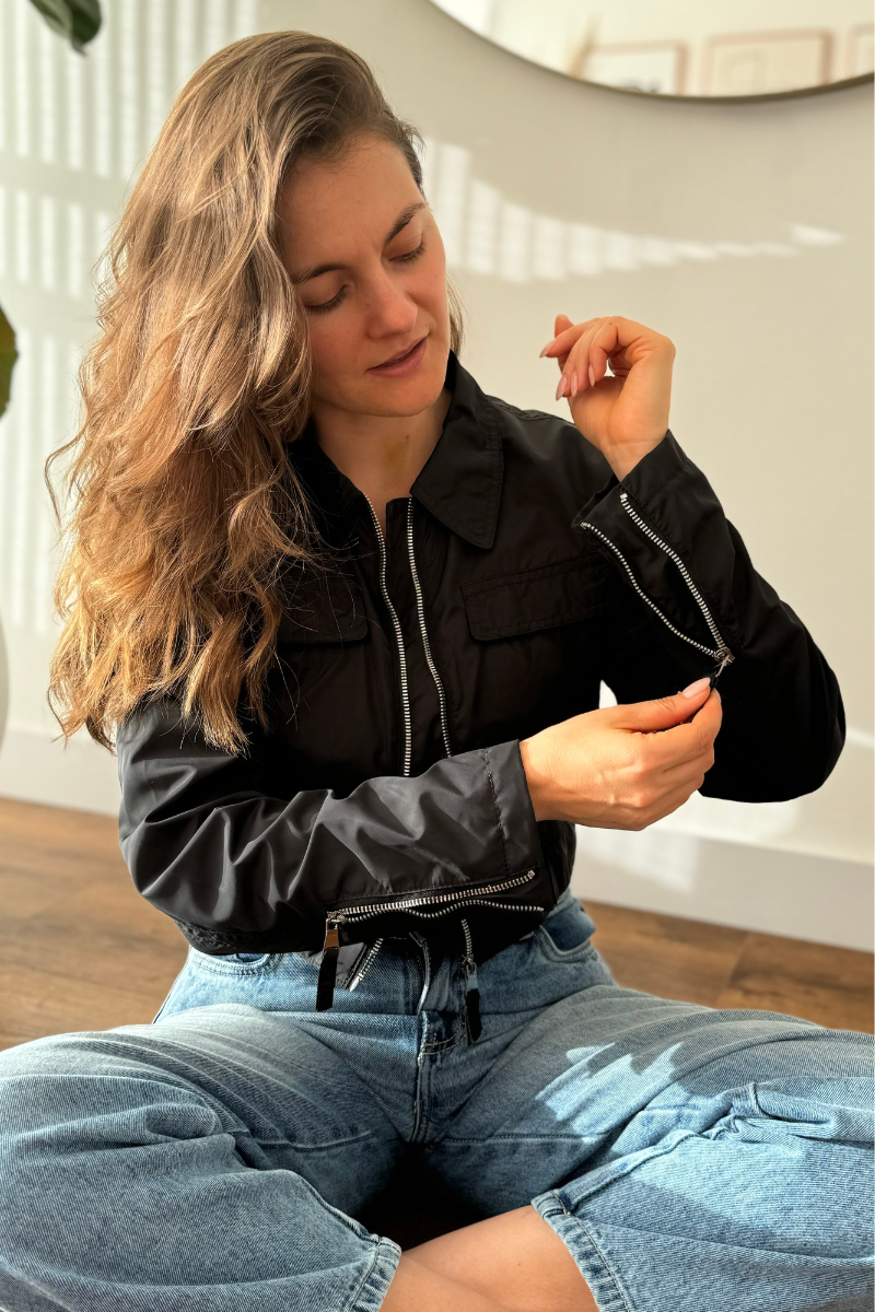10032 Chaqueta con Cremalleras