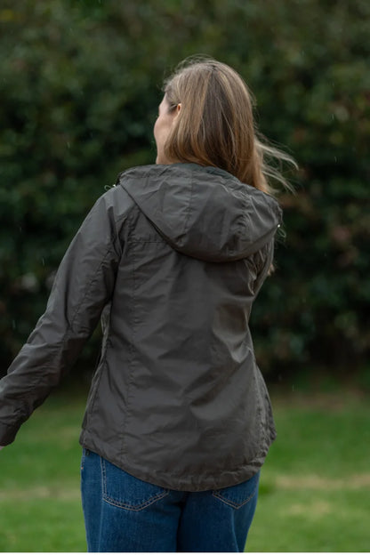 10045 Chaqueta Tipo Cola Pato