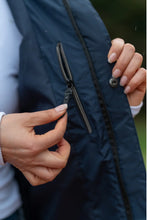 Cargar imagen en el visor de la galería, Chaqueta Mujer Impermeable Cola Pato Azul
