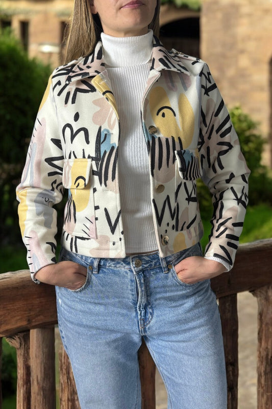 26143-20 Chaqueta Estampada en Paño Corta