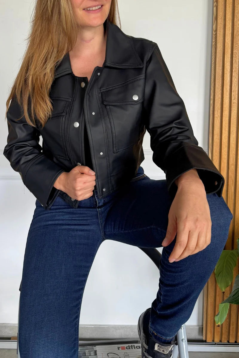 10047 Chaqueta Corta Cuero Tex