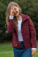 Cargar imagen en el visor de la galería, Chaqueta Mujer Impermeable Cola Pato Vino
