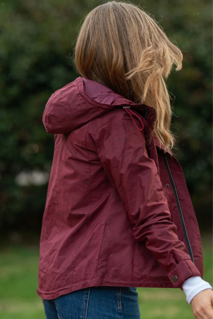 10045 Chaqueta Tipo Cola Pato