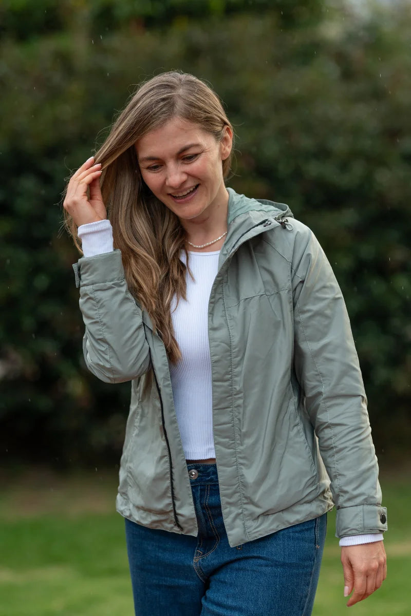 10045 Chaqueta Tipo Cola Pato