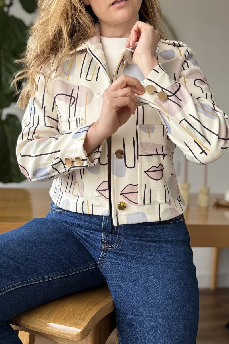 26143-30 Chaqueta Estampada en Paño Corta