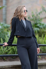 Cargar imagen en el visor de la galería, Conjunto para mujer Blazer Corto
