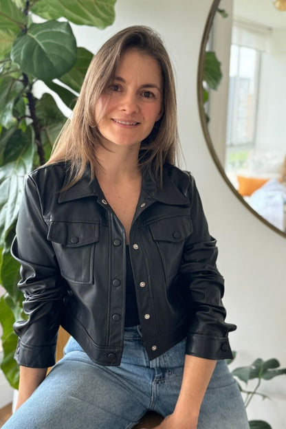 10012 Chaqueta Corta Tipo Cuero