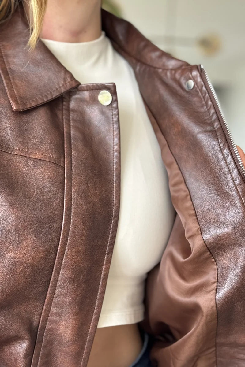 10064 Chaqueta Tipo Cuero