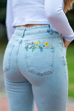 Cargar imagen en el visor de la galería, Pantalón Jean Flores
