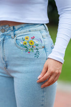 Cargar imagen en el visor de la galería, Pantalón Jean Flores
