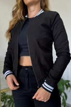 Cargar imagen en el visor de la galería, Chaquetas Dril Bomber Classic 26094 Negro Corte
