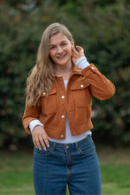 Cargar imagen en el visor de la galería, Chaqueta Acolchada de Pana Ocre
