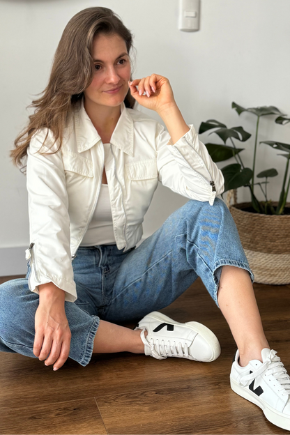 10032 Chaqueta con Cremalleras