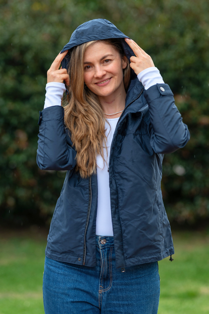 10045 Chaqueta Tipo Cola Pato