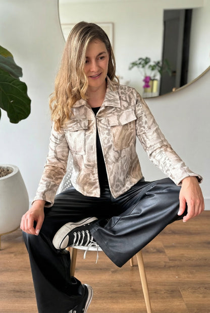 10021 Piel de Durazno Estampada Larga