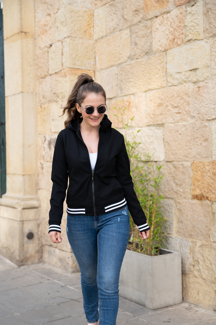 Chaqueta tipo Hoodies 26004 Negro con linea