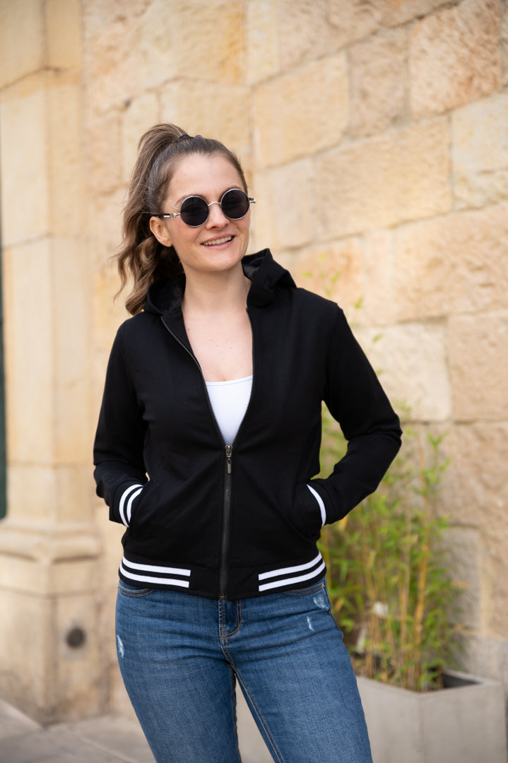 Chaqueta tipo Hoodies 26004 Negro con linea