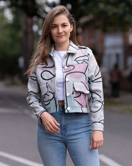 26143-9 Chaqueta Estampada en Paño Corta