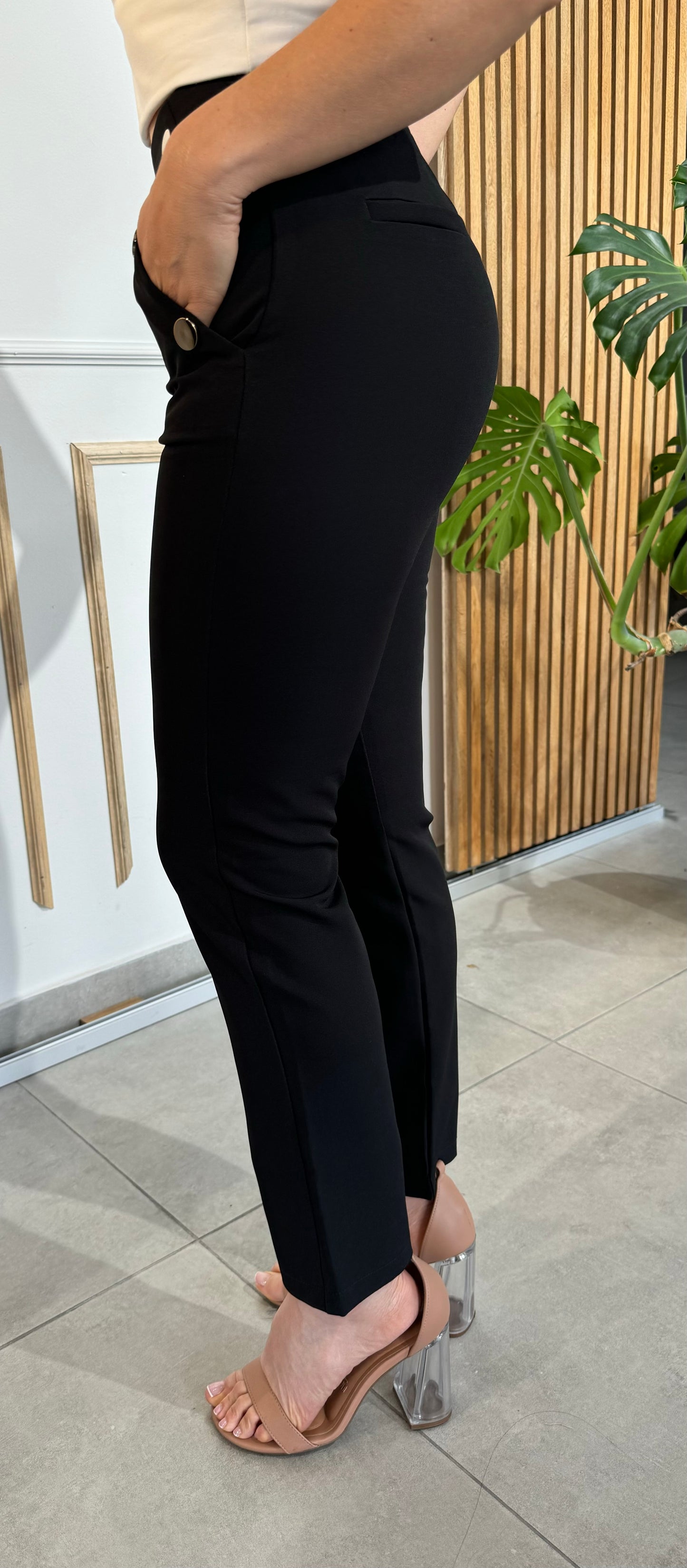 02 Pantalón Botón  Sobrepuesto