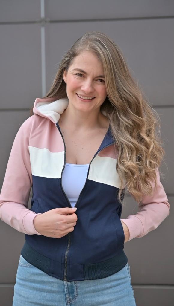 26044 Chaqueta con capota  Bloques de Colores